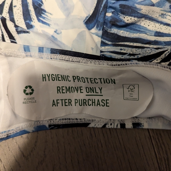 NEW NIPTUCK one piece swimsuit - Picture 8 of 10